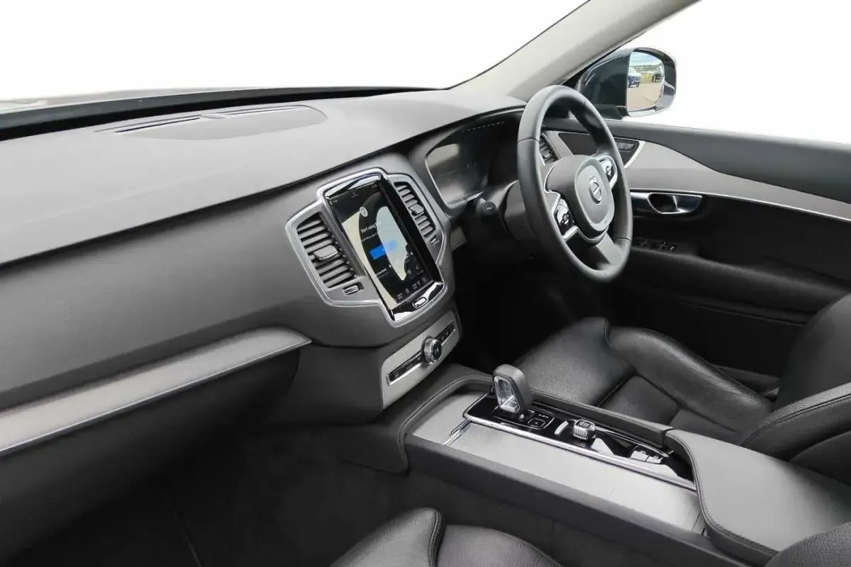 Used Volvo XC90 Core 250 HP (183 kW) 2024 SUV