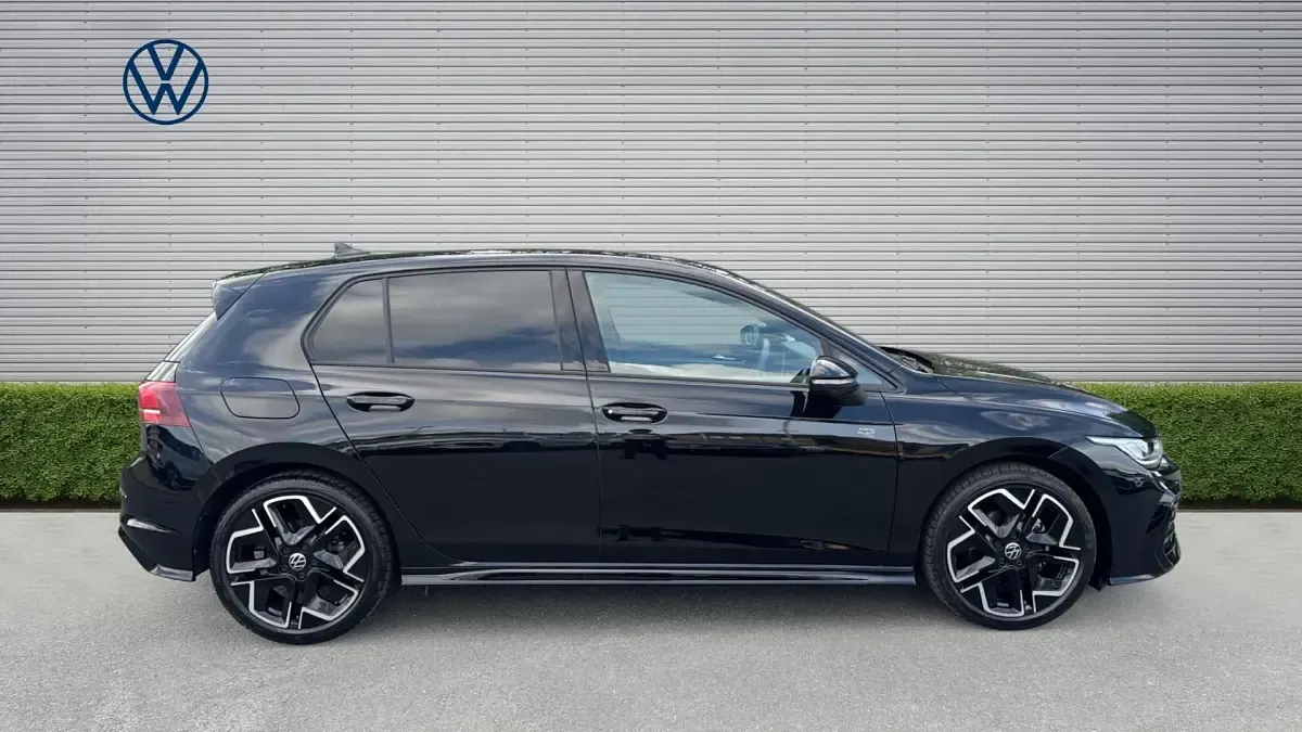 Used VW Golf VIII R-line 150 HP (110 kW) 2025 Black Hatchback