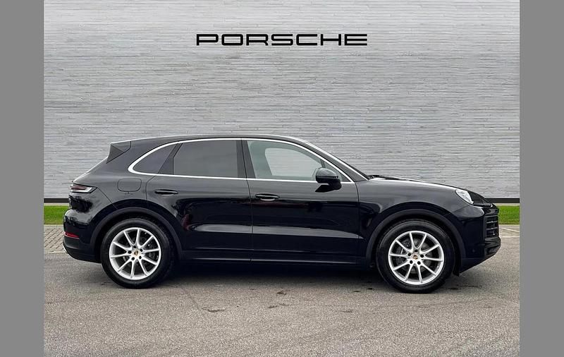 Used Porsche Cayenne 353 HP (259 kW) 2023 Black SUV