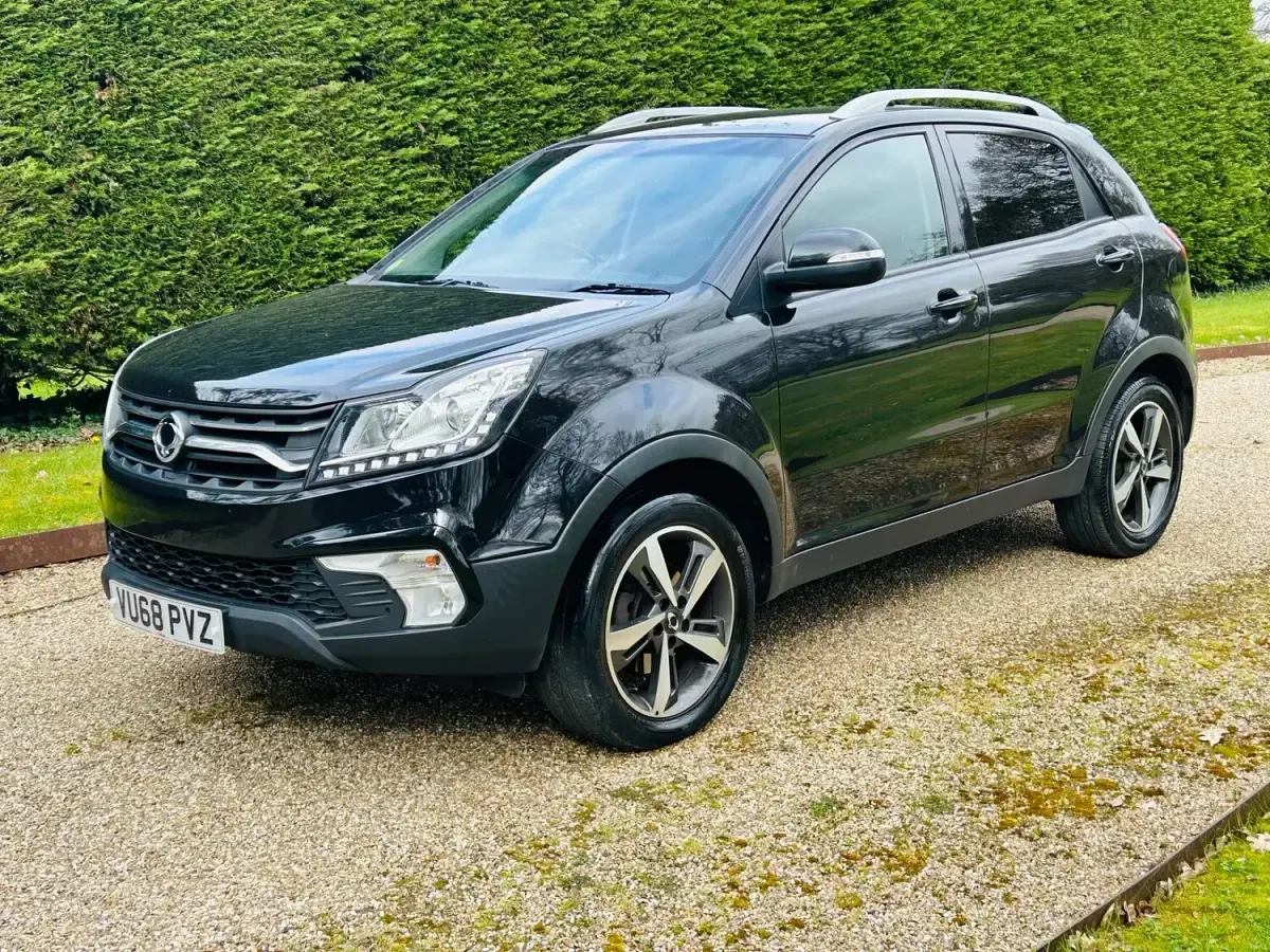 Used SsangYong Korando 178 HP (130 kW) 2018 Black Estate