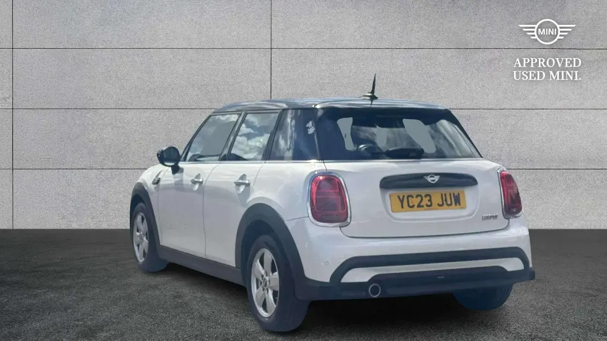 Used Mini Cooper Classic 134 HP (98 kW) 2023 White Hatchback