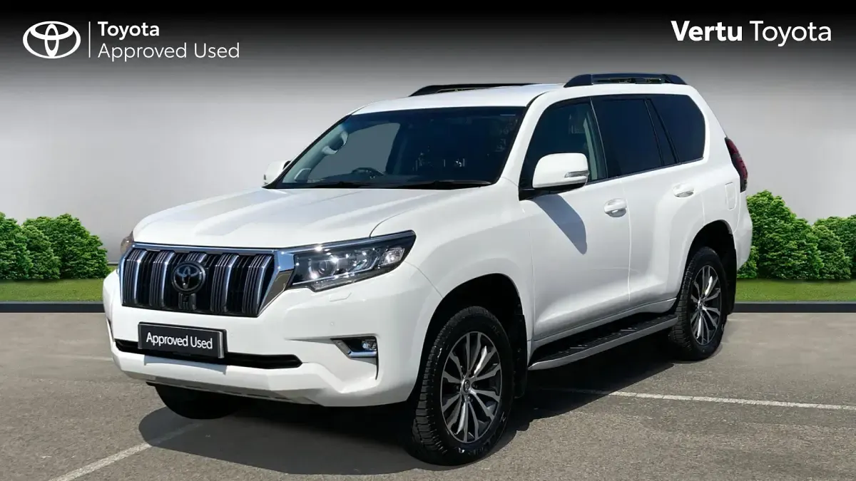 Used Toyota Land Cruiser 204 HP (150 kW) 2023 Pure white (solid paint) Estate