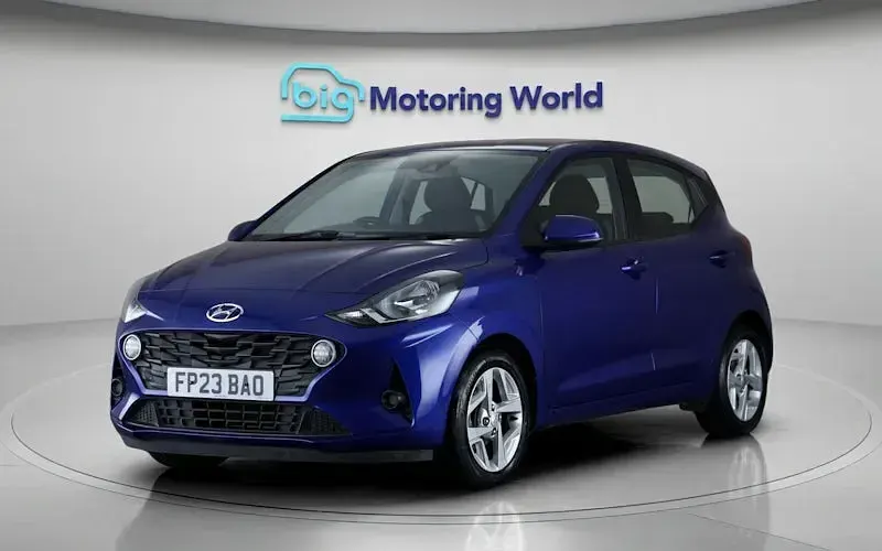 Used Hyundai i10 SE 67 HP (49 kW) 2023 Blue Hatchback