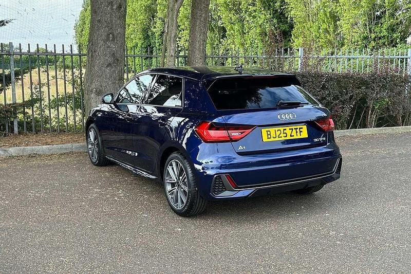 Begagnad Audi A1 S-Line 2025 Blå SUV