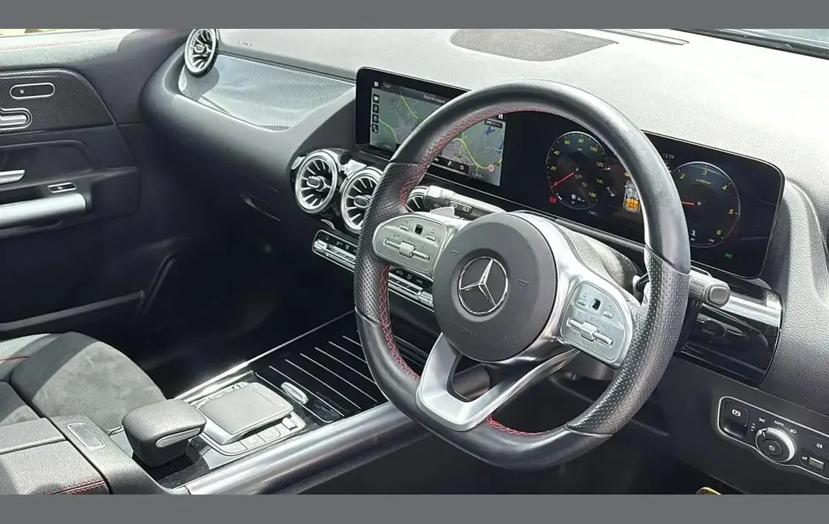 Used Mercedes GLA200 AMG Line Premium Plus 147 HP (108 kW) 2023 Blue SUV