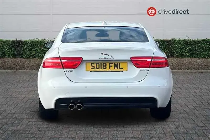 Used Jaguar XE R-Sport 180 HP (132 kW) 2018 White Sedan