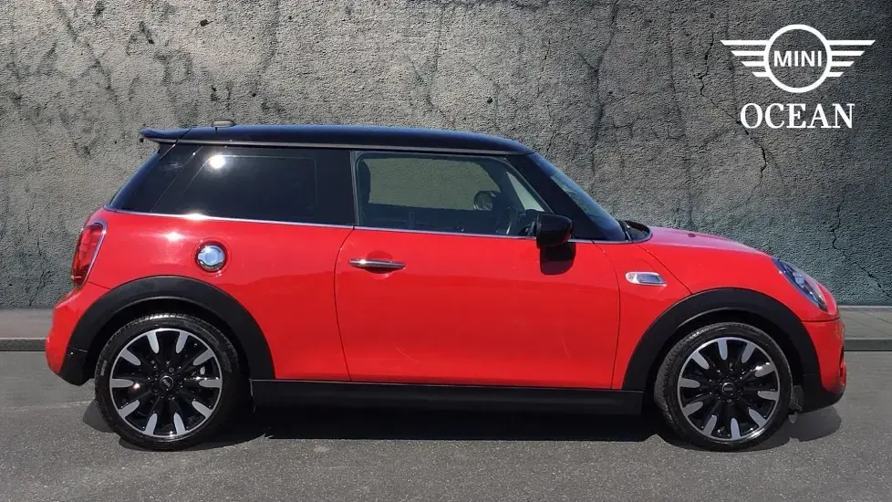 Used Mini Cooper S Exclusive 189 HP (139 kW) 2020 Red Hatchback