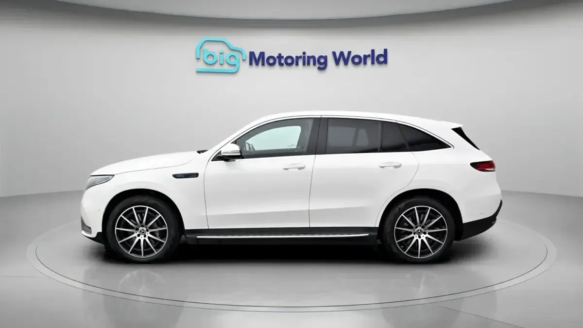 Usado Mercedes EQC400 AMG line 300 kW (408 HP) 2021 Branco SUV