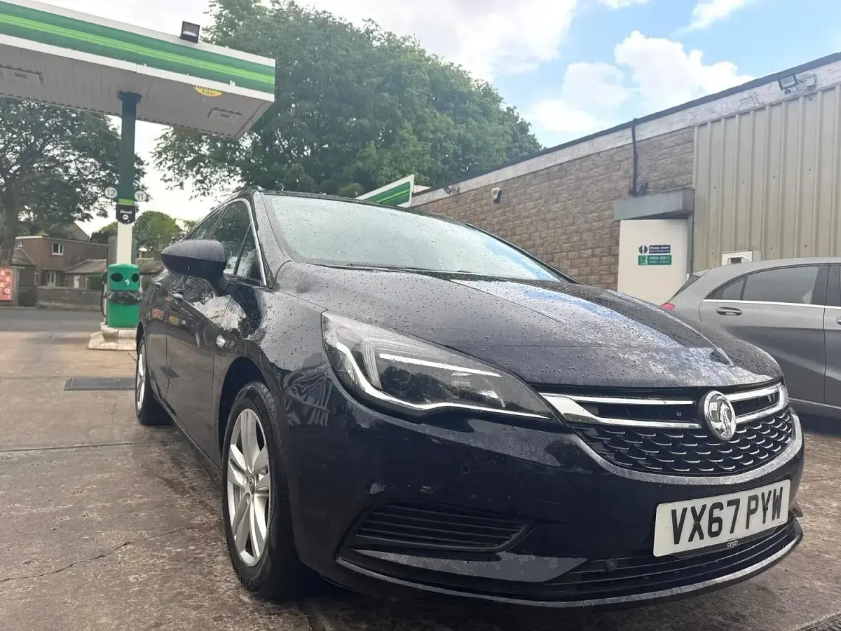 Gebraucht Vauxhall Astra Design Edition 110 PS (80 kW) 2017 Blau Kombi