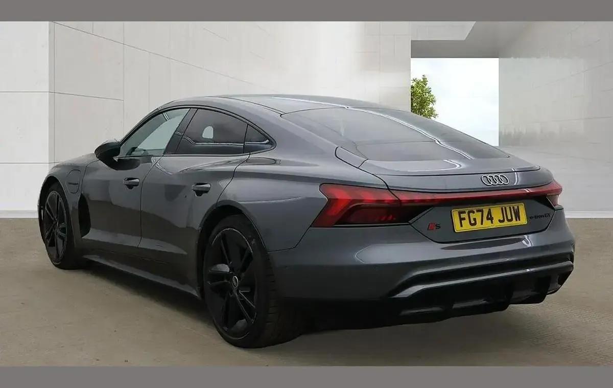 Used Audi e-tron GT quattro Comfort 434 kW (591 HP) 2024 Grey Sedan