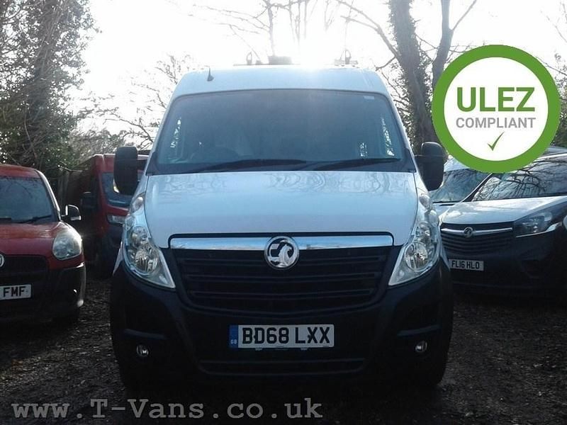 Used Vauxhall Movano 130 HP (95 kW) 2019 White MPV