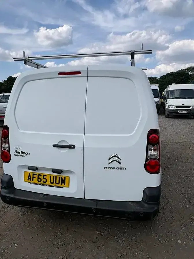 Used Citroën Berlingo 75 HP (55 kW) 2015 White MPV