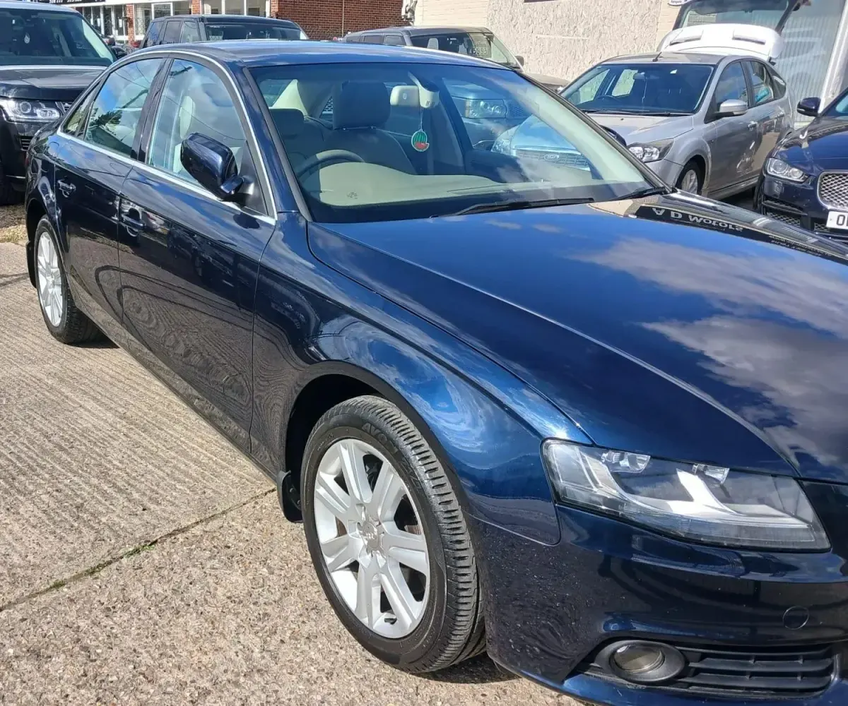 Begagnad Audi A4 143 HK (105 kW) 2011 Blå Sedan