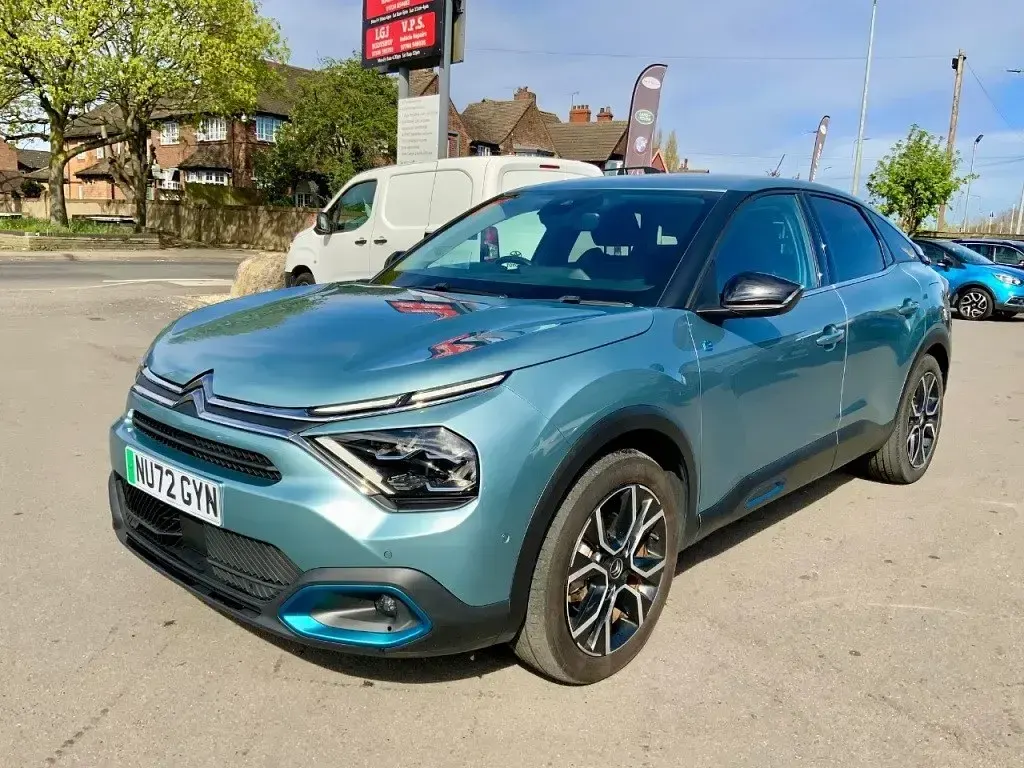 Second-hand Citroën e-C4 Shine 100 kW (136 CP) 2022 Albastru Hatchback