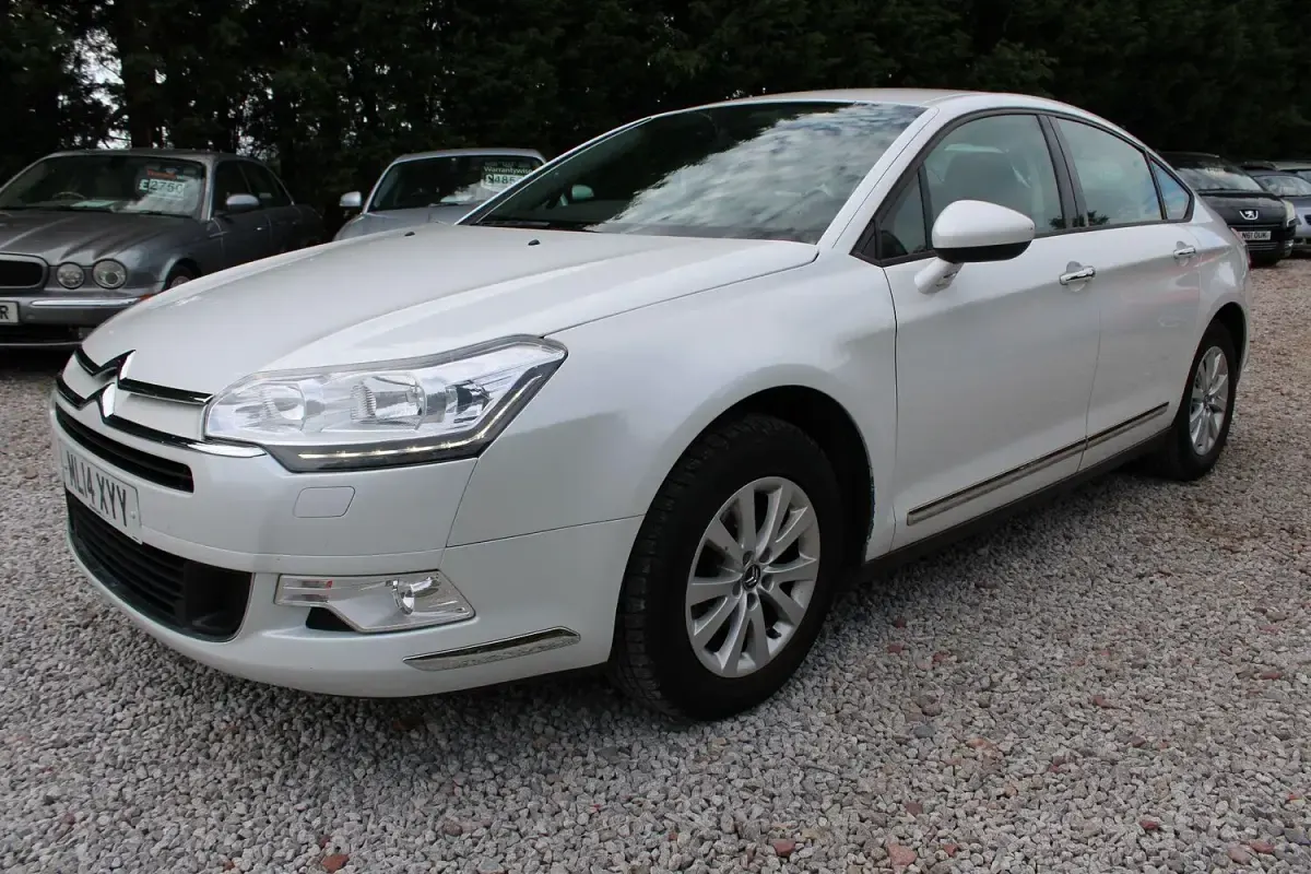 Used Citroën C5 VTR Sport 160 HP (117 kW) 2014 White Sedan