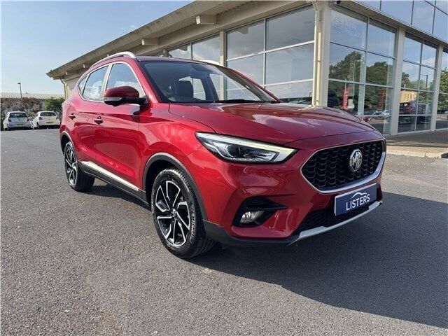Tri coat dynamic red Used 2021 MG ZS Exclusive Sedan | £12,595 (Fair price) - Image 1/4