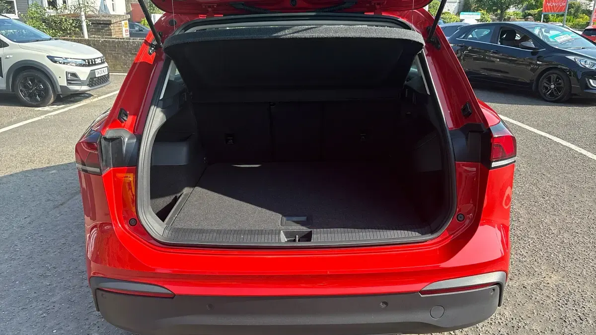 Used VW Tiguan Edition 150 HP (110 kW) 2024 Red SUV