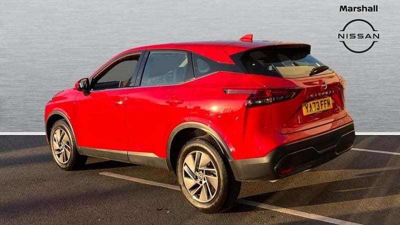 Used Nissan Qashqai Acenta Premium 158 HP (116 kW) 2023 Red SUV