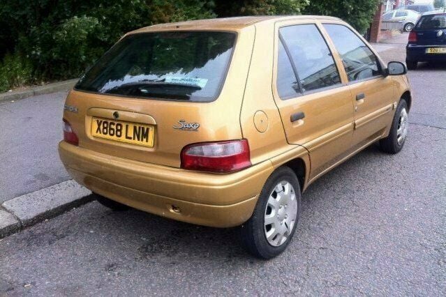 Begagnad Citroën Saxo 2001 Halvkombi