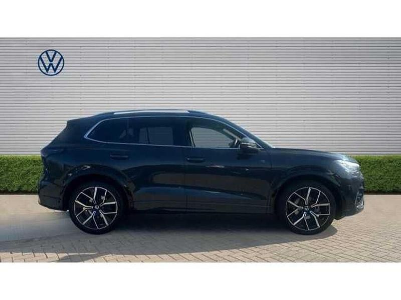 Used VW Tiguan R-line 150 HP (110 kW) 2024 SUV