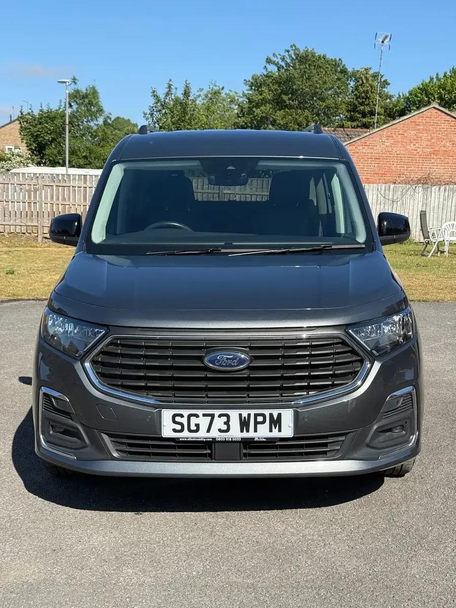 Used Ford Tourneo Connect Titanium 120 HP (88 kW) 2023 Grey MPV