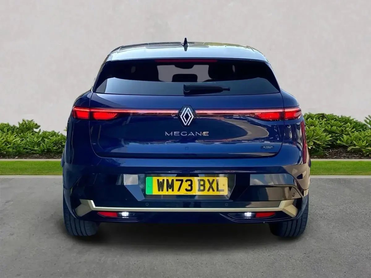 Gebraucht Renault Megane E-Tech Iconic 161 kW (220 PS) 2024 Blau Kleinwagen