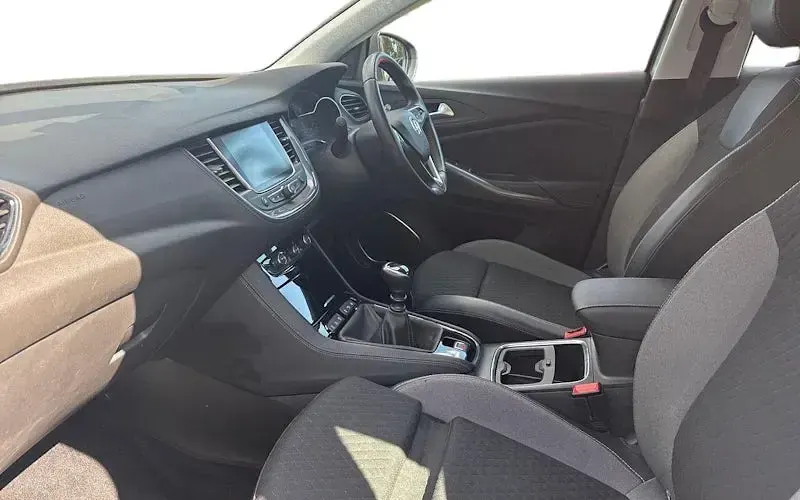 Used Vauxhall Grandland X Sport 131 HP (96 kW) 2019 Grey SUV