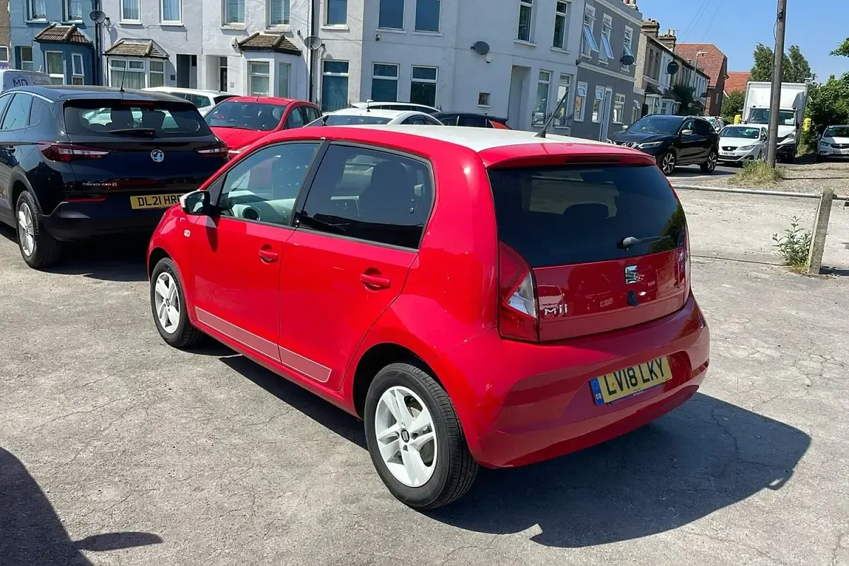 Used Seat Mii Design 60 HP (44 kW) 2018 Red Hatchback