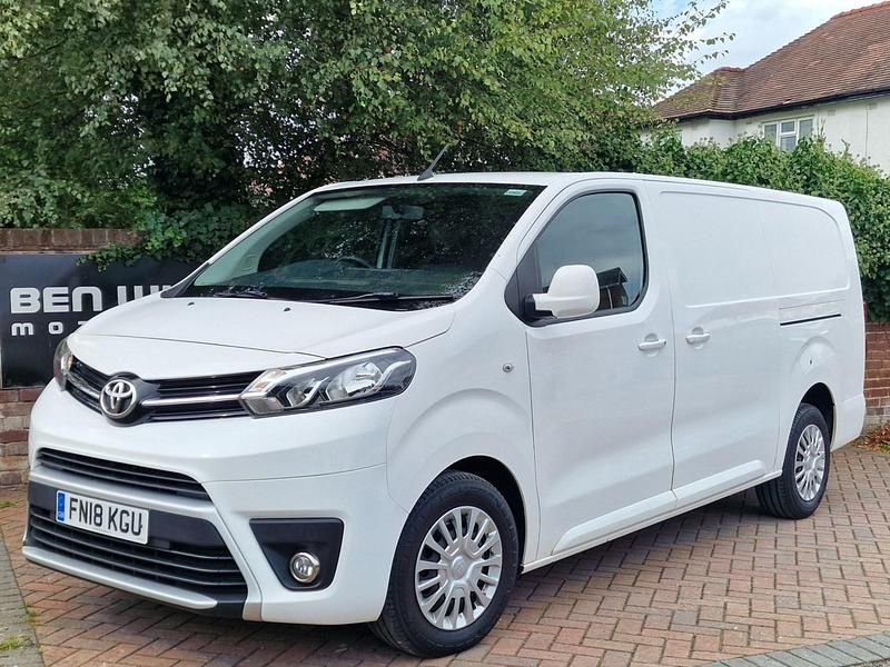 White Used 2018 Toyota Proace Comfort Van | £11,000 (Fair price) - Image 1/4