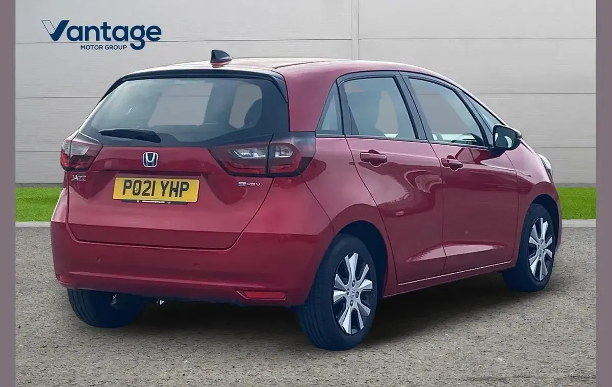 Used Honda Jazz Hybrid 109 HP (80 kW) 2021 Red Hatchback