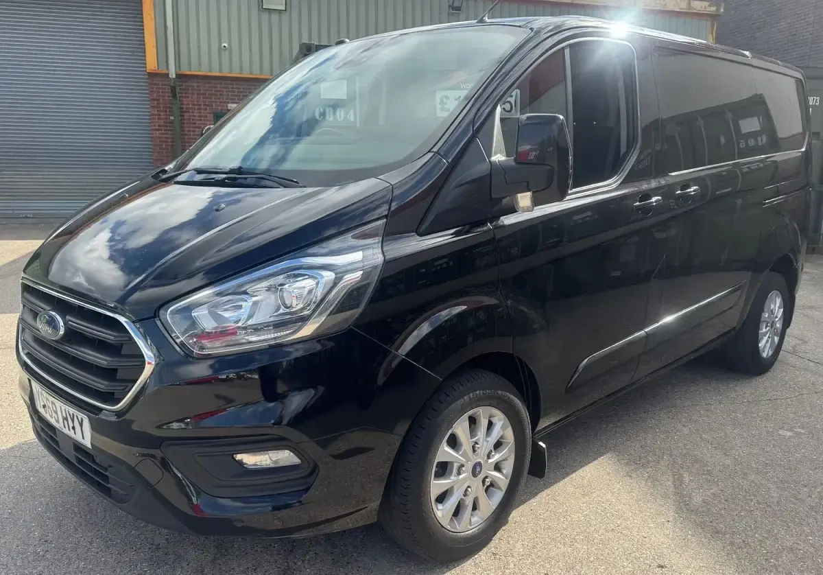 Used Ford Transit Custom Limited 130 HP (95 kW) 2019 Black Van