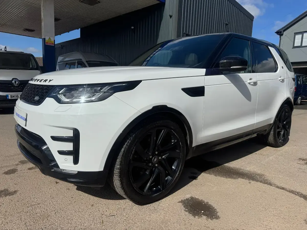 Used Land Rover Discovery 5 HSE 2017 White SUV