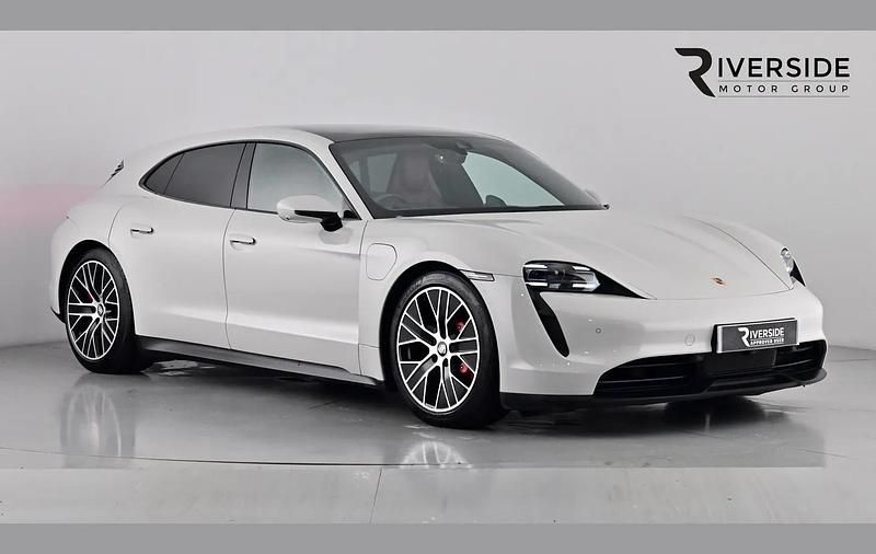 Crayon grey Used 2022 Porsche Taycan Performance Package Estate | £44,995 (Fair price) - Image 1/4