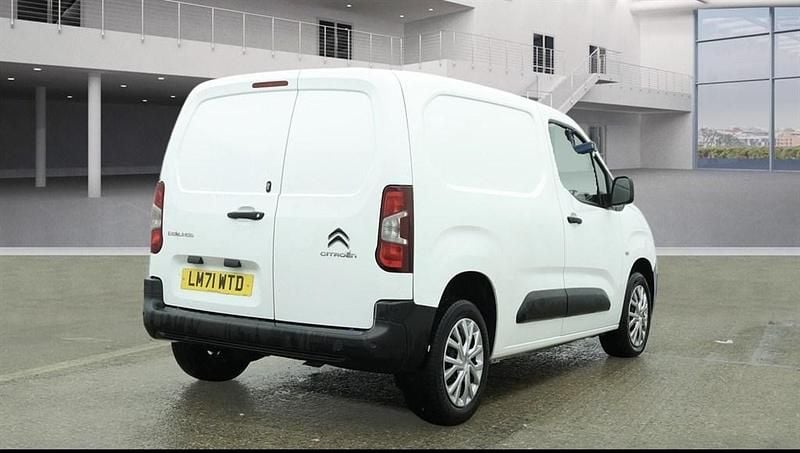 Used Citroën Berlingo 100 HP (73 kW) 2022 White MPV