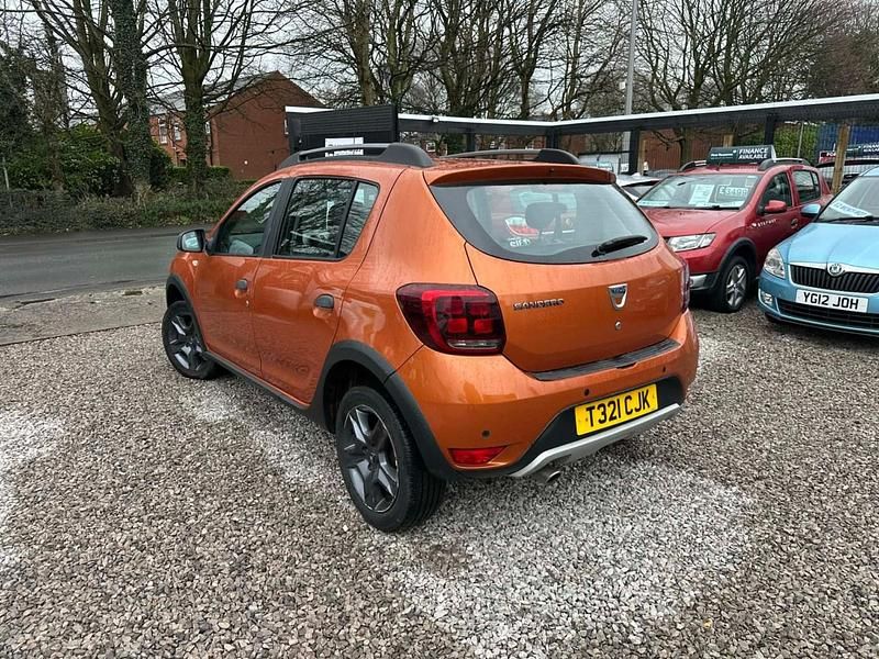 Begagnad Dacia Sandero Stepway 90 HK (66 kW) 2017 Orange Halvkombi