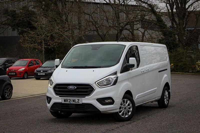 Used Ford Transit Custom Limited 185 HP (136 kW) 2021 White Van