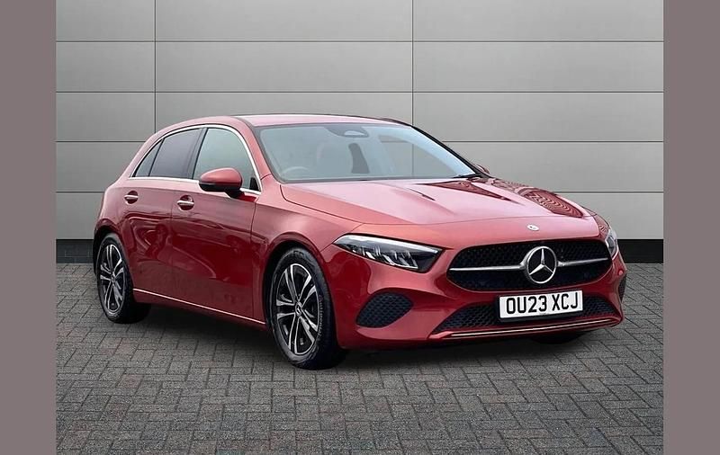 Used Mercedes A180 Executive 134 HP (98 kW) 2023 Red Hatchback