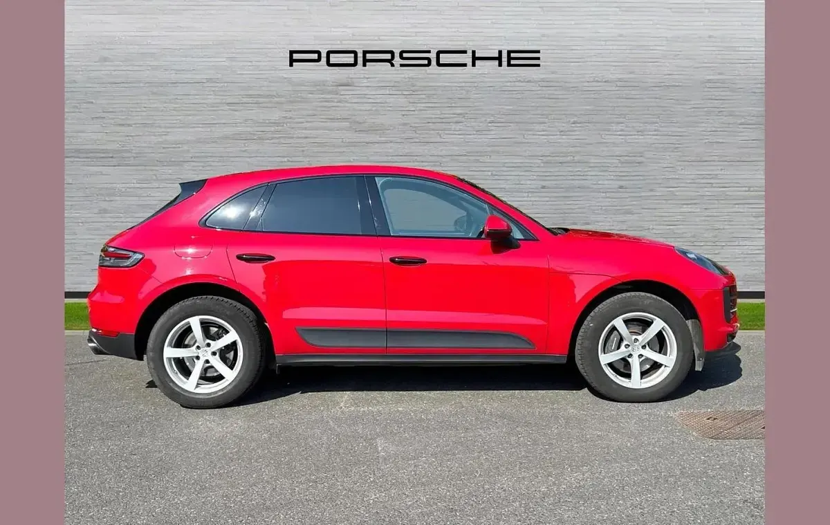 Used Porsche Macan 245 HP (180 kW) 2018 Red SUV