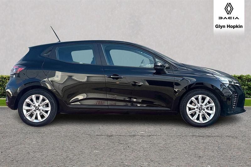 Used Renault Clio V Evolution 143 HP (105 kW) 2024 Black  Hatchback