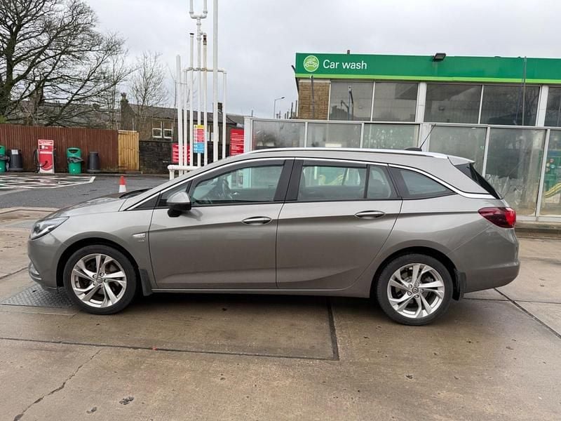 Used Vauxhall Astra SRi 136 HP (100 kW) 2016 Grey Estate