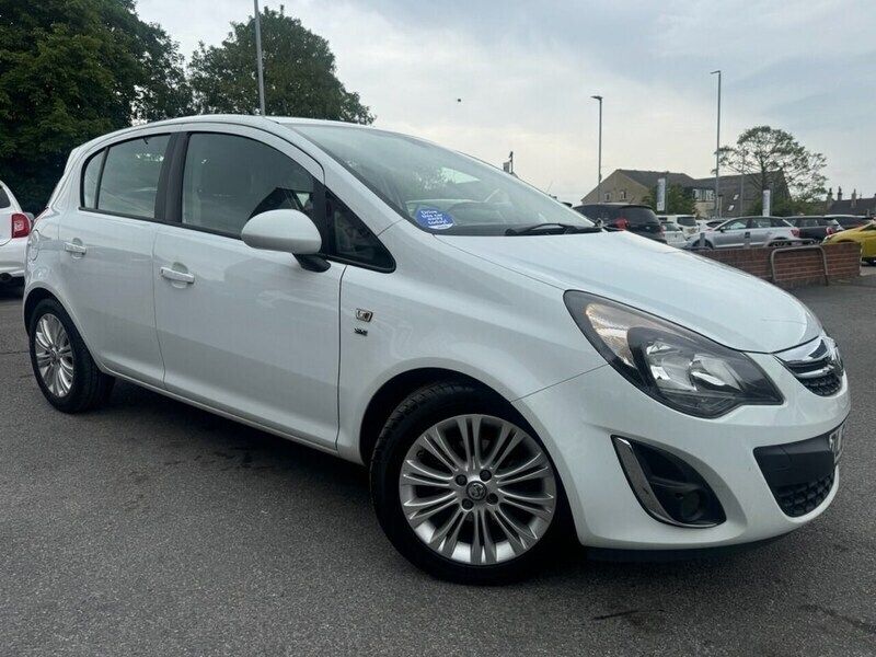 White Used 2015 Vauxhall Corsa Hatchback | £4,380 (Good price) - Image 1/4