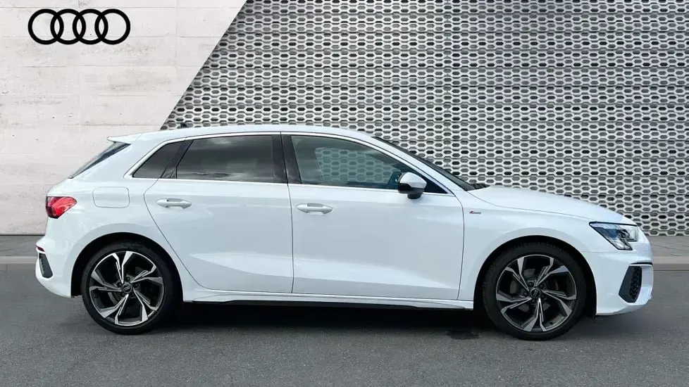 Used Audi A3 S-Line 150 HP (110 kW) 2023 White Sedan