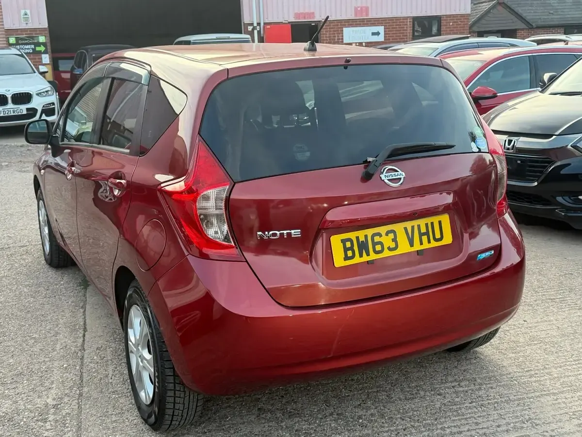 Used Nissan Note 98 HP (72 kW) 2013 Red Hatchback