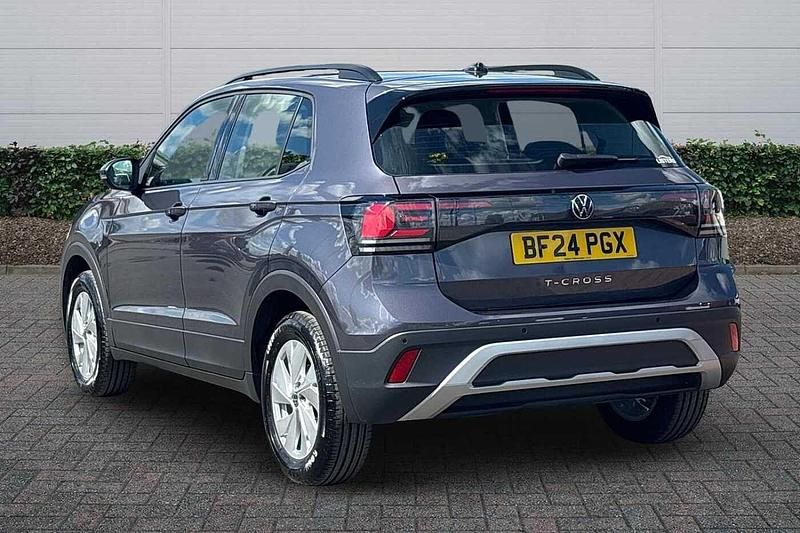 Usado VW T-Cross Life 95 HP (69 kW) 2024 Cinzento SUV