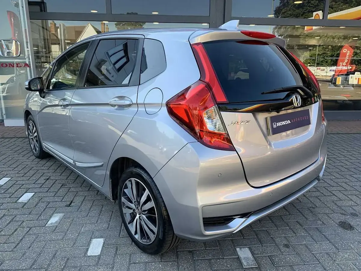 Used Honda Jazz EX 102 HP (75 kW) 2018 Lunar silver m Hatchback