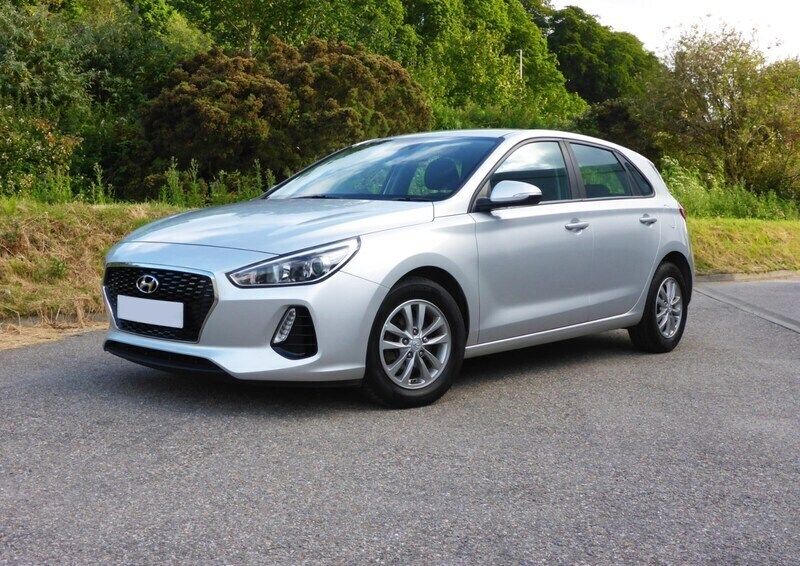 Silver Used 2018 Hyundai i30 Hatchback | £5,995 (Good price) - Image 1/4