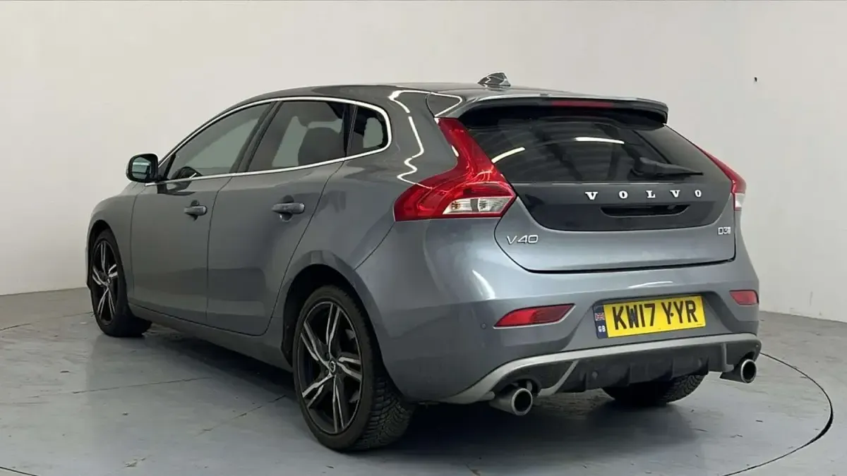 Used Volvo V40 R-Design Pro 150 HP (110 kW) 2017 Grey Hatchback