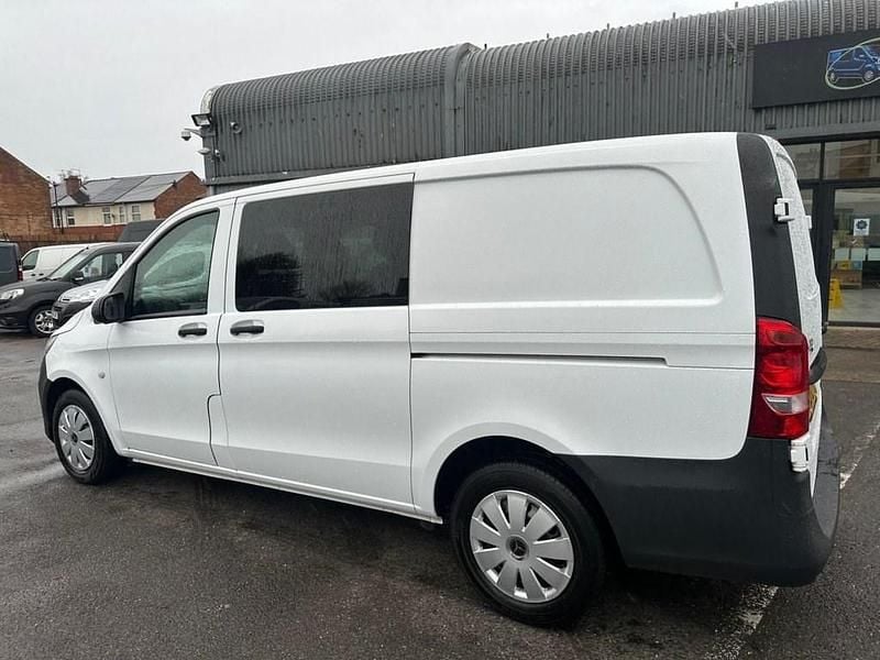 Begagnad Mercedes Vito Progressive 2021 Vit Van