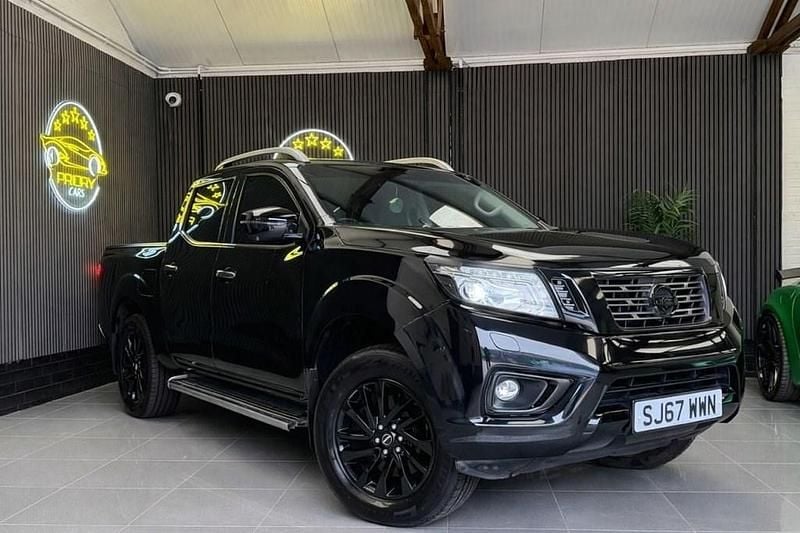 Used Nissan Navara Tekna 190 HP (139 kW) 2017 Black Pickup