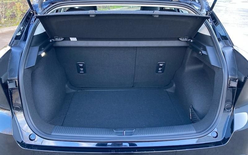 New MG MG4 EV SE 125 kW (170 HP) 2025 Hatchback